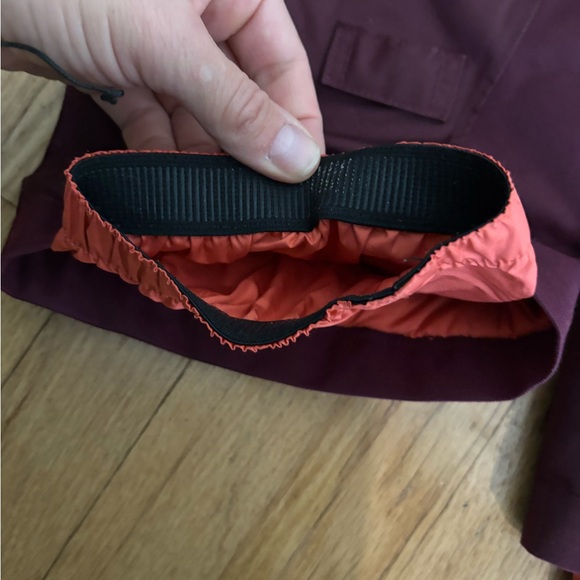 Kids size XS 5/6 Patagonia snow pants - Picture 7 of 7